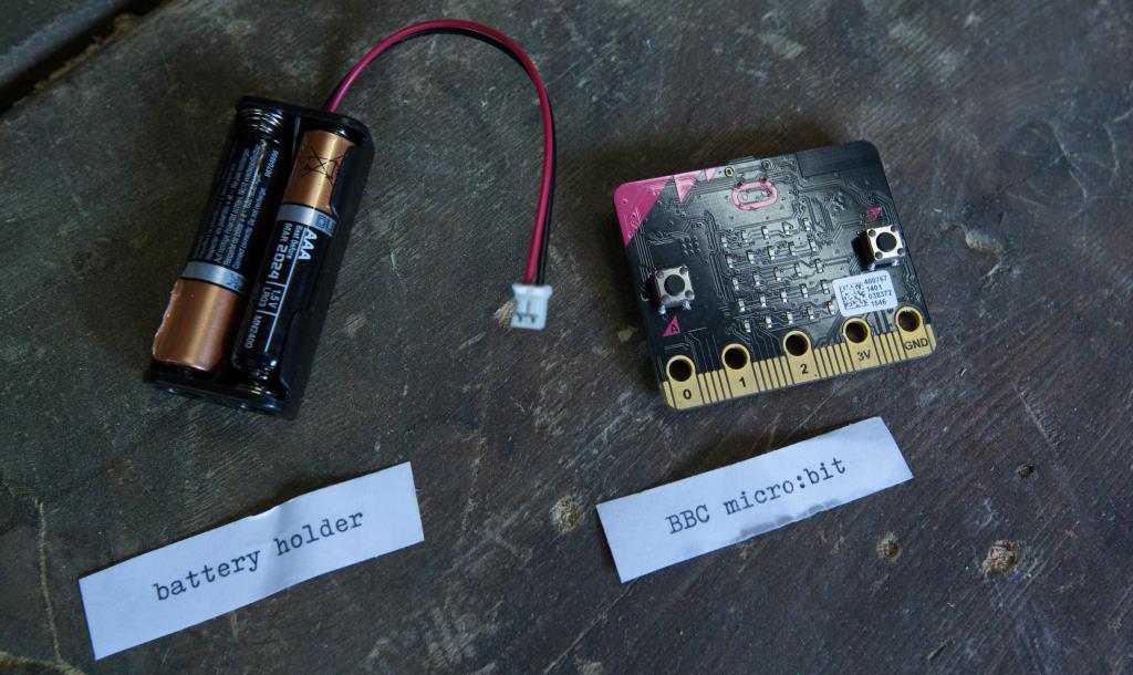 battery pack and micro:bit