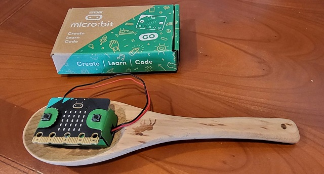 Spoon with a micro:bit and paper holder